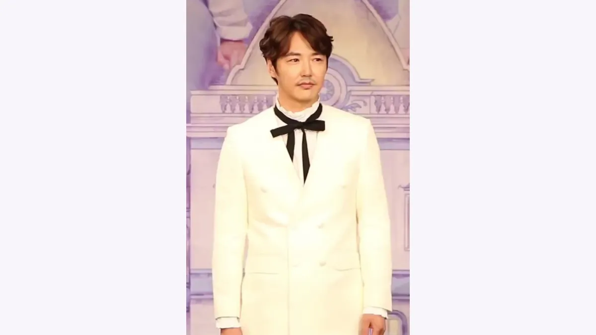 윤상현 관상: 진한 눈썹과 길게 내려오는 윤곽