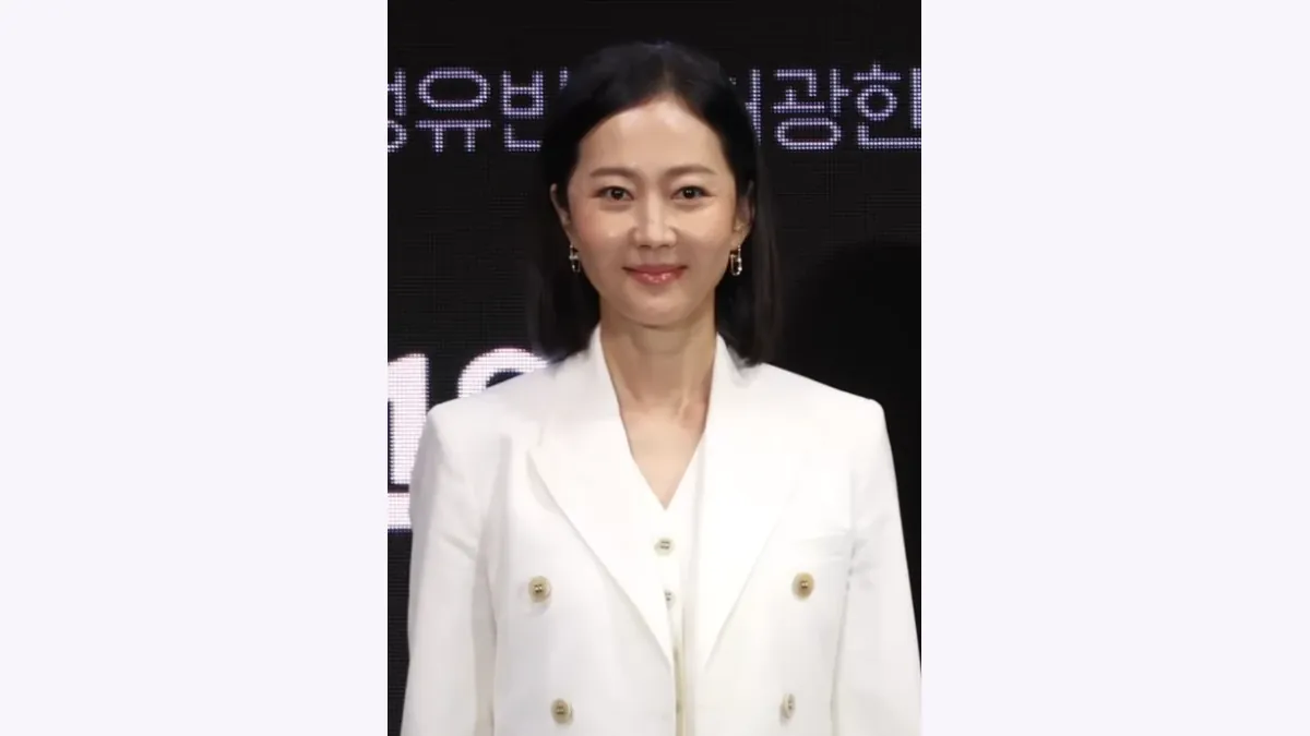 Yum Jung-ah Face Reading: An Open Forehead and Defined Eye Lines