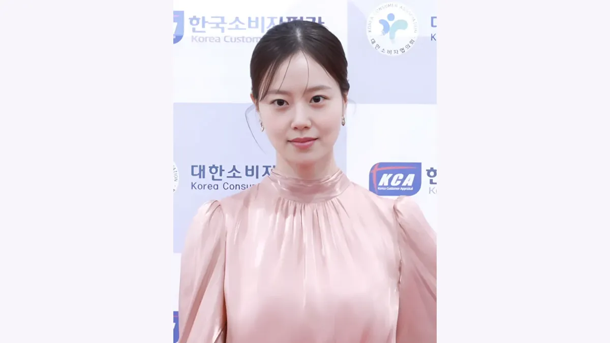 Moon Chae-won Face Reading: A Rounded Face and a Small Mouth