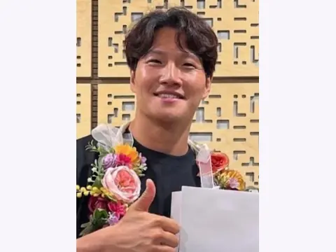 Kim Jong-kook Face Reading: Narrow Eyes and a Broad Lower Face