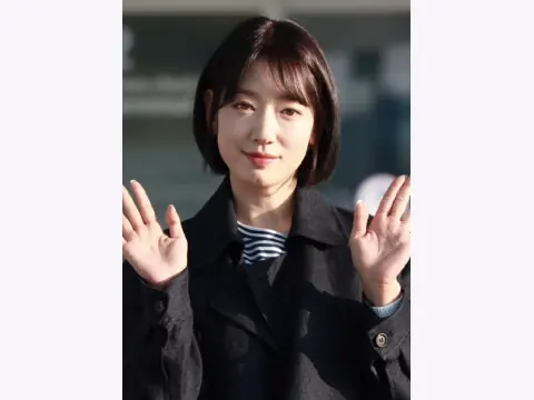 Park Shin-hye Face Reading: Rounded Cheeks and a Small Lower Face