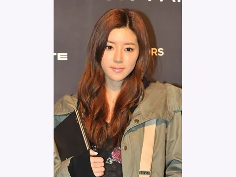 Park Han-byul Face Reading: A Long Rounded Face and Defined Eyes