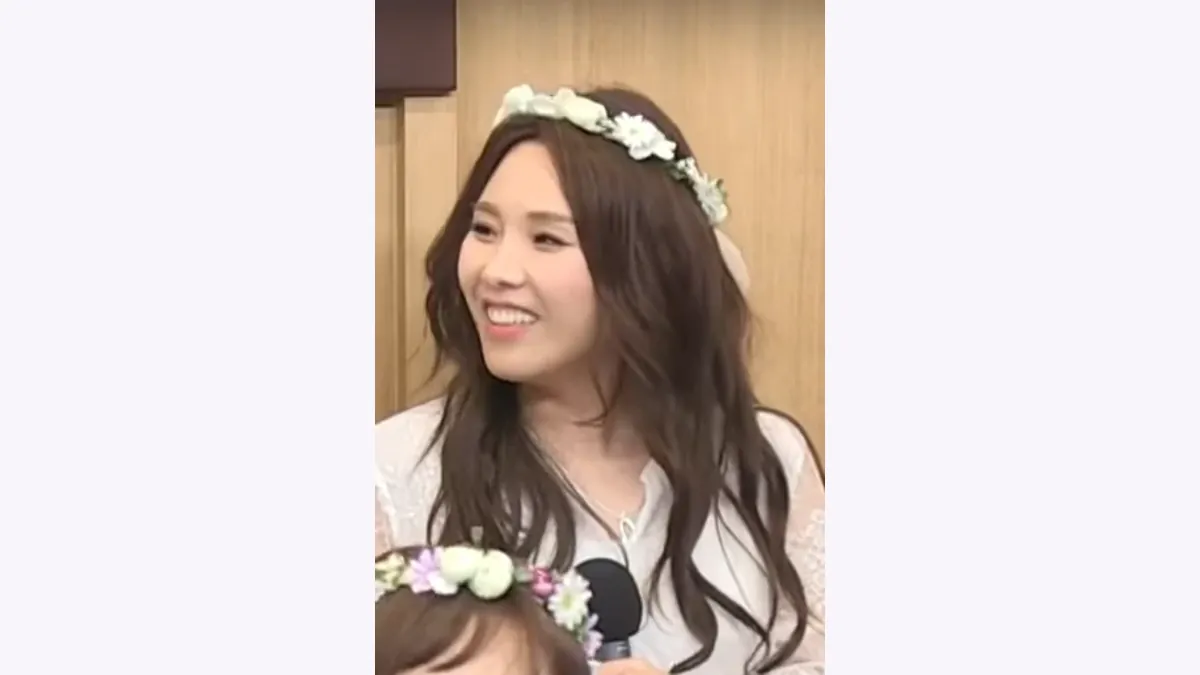 Shin Bong-sun Face Reading: Rounded Cheeks and a Wide Smile