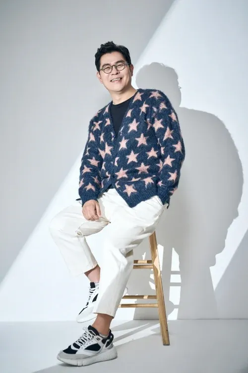 Kim Yong-man Official Artist Profile