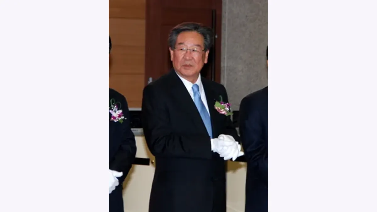 최불암 관상: 넓게 열린 이마와 둥근 하관