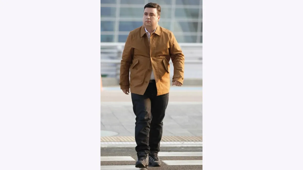 Sam Hammington Face Reading: Wide Cheeks and a Broad Jaw