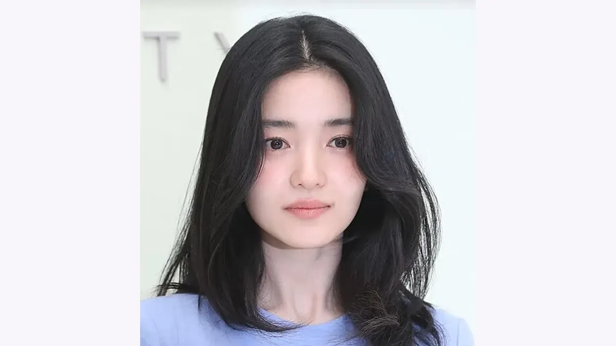 김태리 관상: 굵은 눈썹과 둥글게 열린 눈