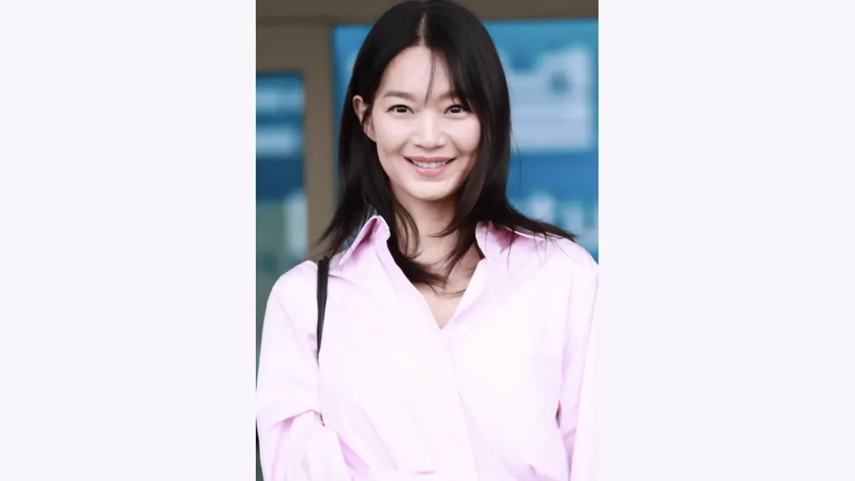 Shin Min-a Face Reading: Curved Smiling Cheeks and a Small Chin